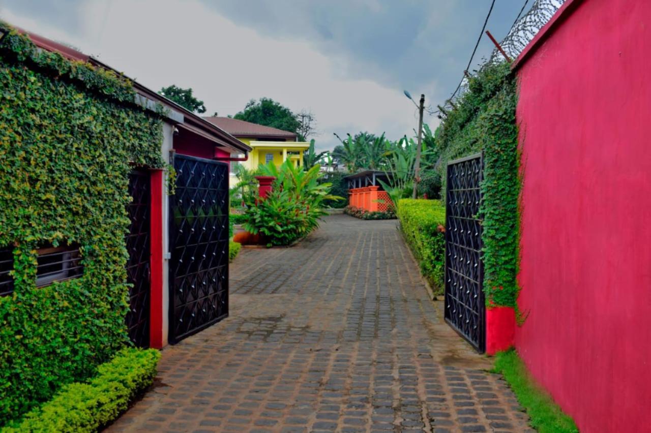 Riad Prince Louis Yaoundé Esterno foto