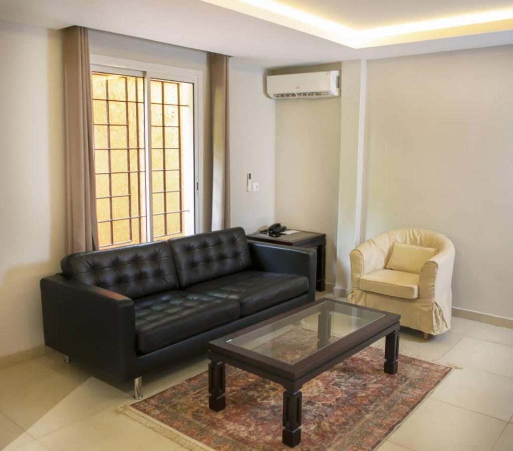 Riad Prince Louis Yaoundé Esterno foto